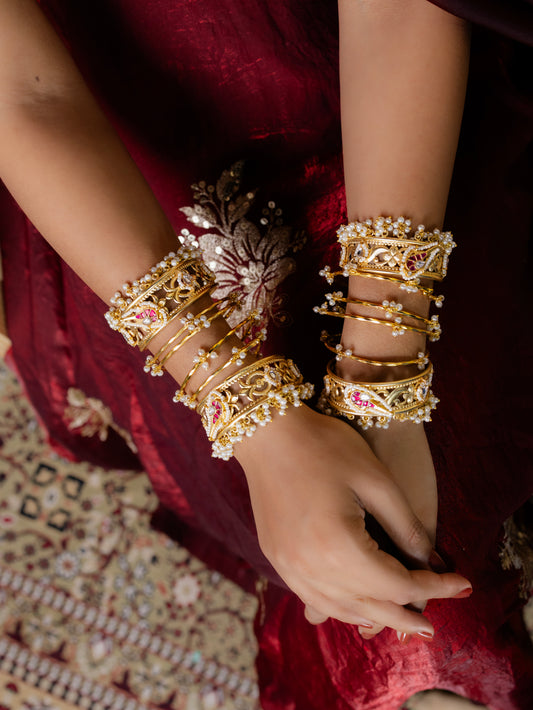 KADA AND MOTI BANGLE SET