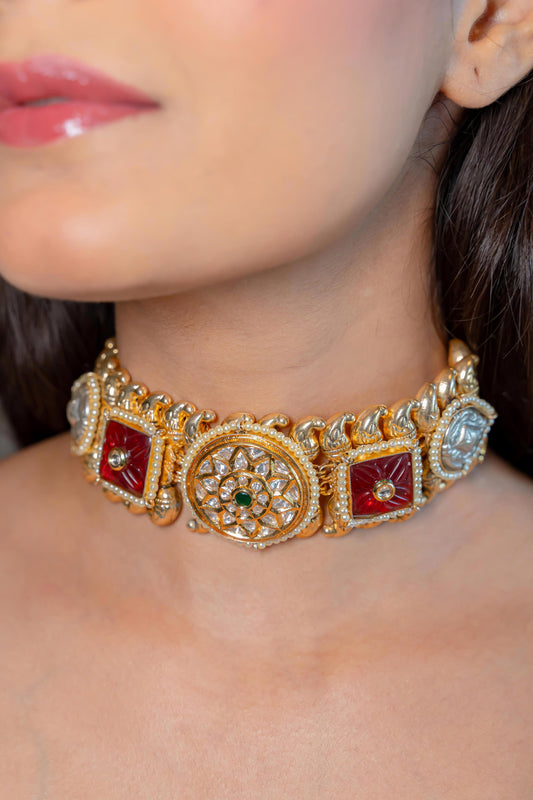 Gold Tone Single-line Choker