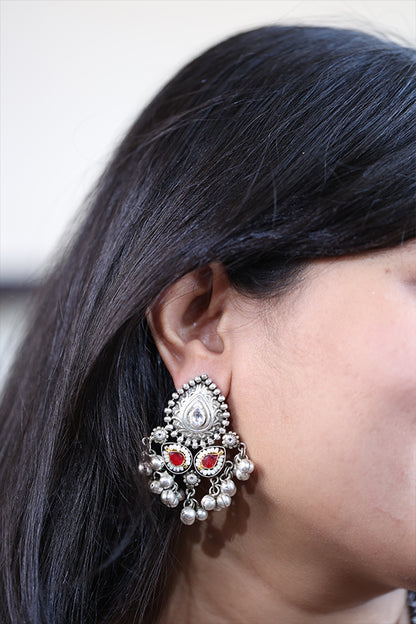IRA JHUMKIS