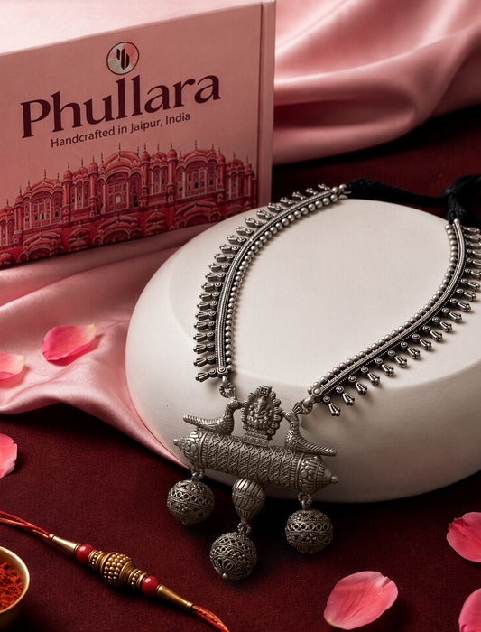 Phullara Rakhi Gift Set for Sister – Peacock Silver