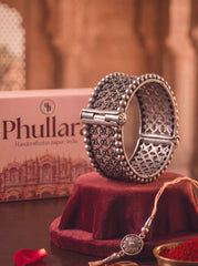 Phullara Rakhi Gift Set for Sister – Kundan Jade Silver